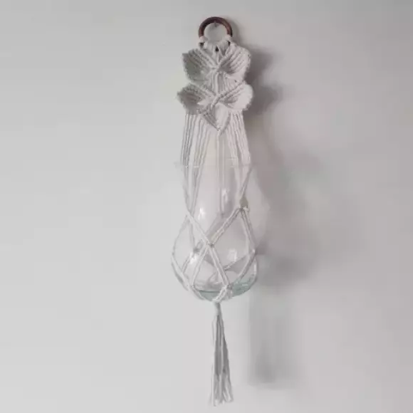 Natural dekorativní závěs na květináč s listem (kratší)