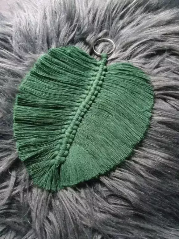Lístek macrame