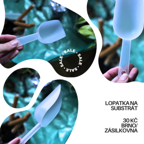 Lopatka na práci se substrátem