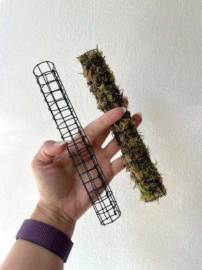 Rašeliníková tyč 20cm - ruční výroba, pletivo